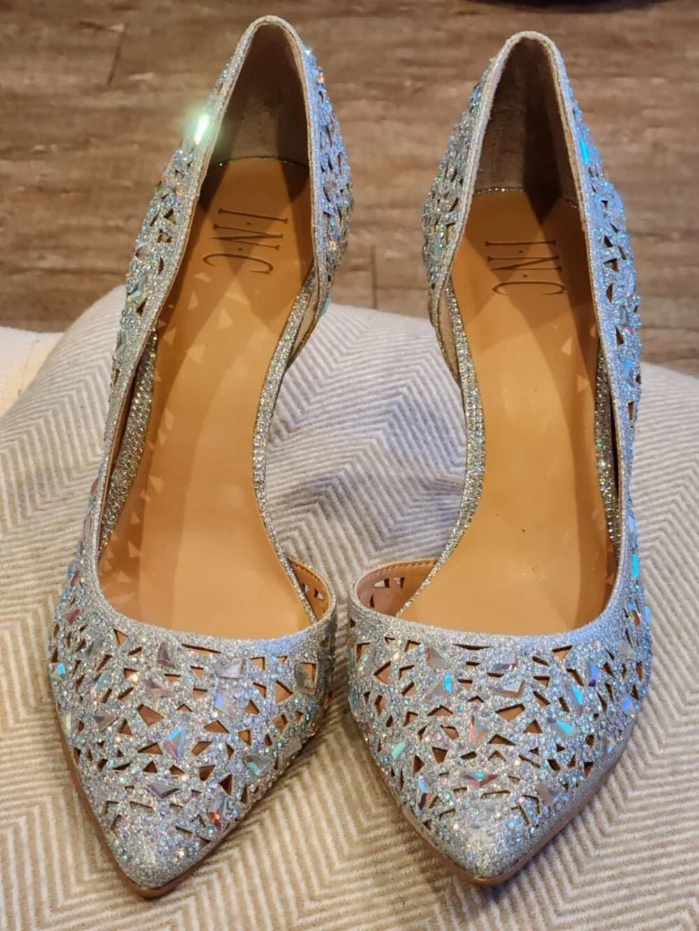 INC International Concepts Kenjay Heels Silver Shiny BRIDAL WEDDING - Picture 3 of 8